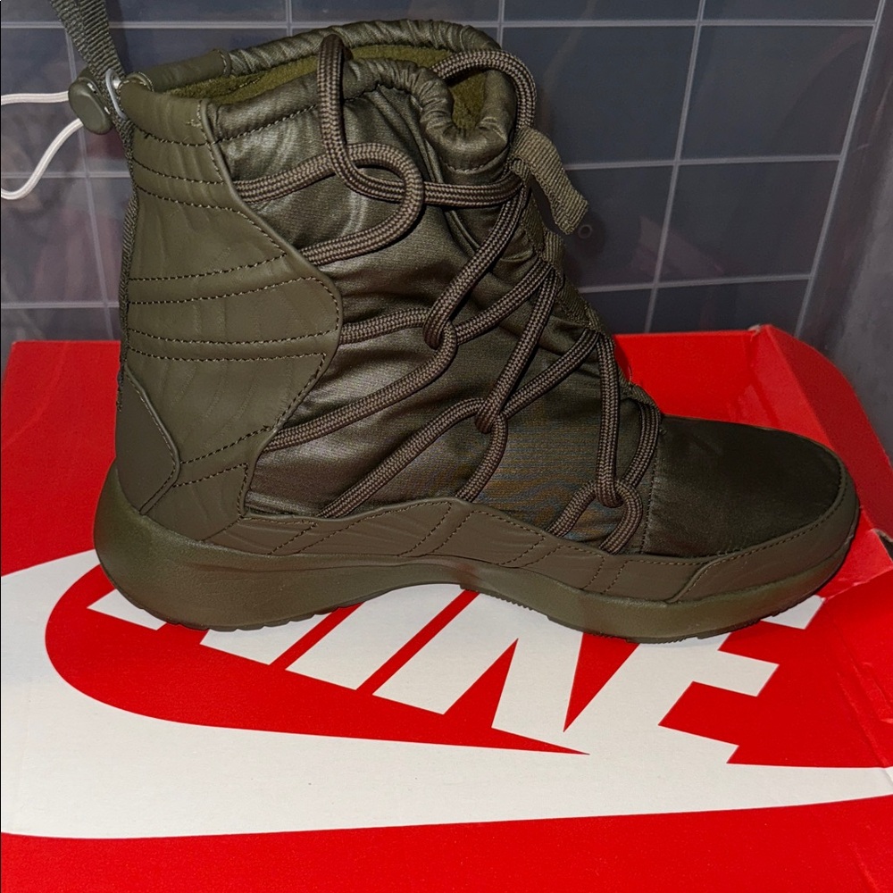 Nike Women's Dark Olive Tanjun High Rise